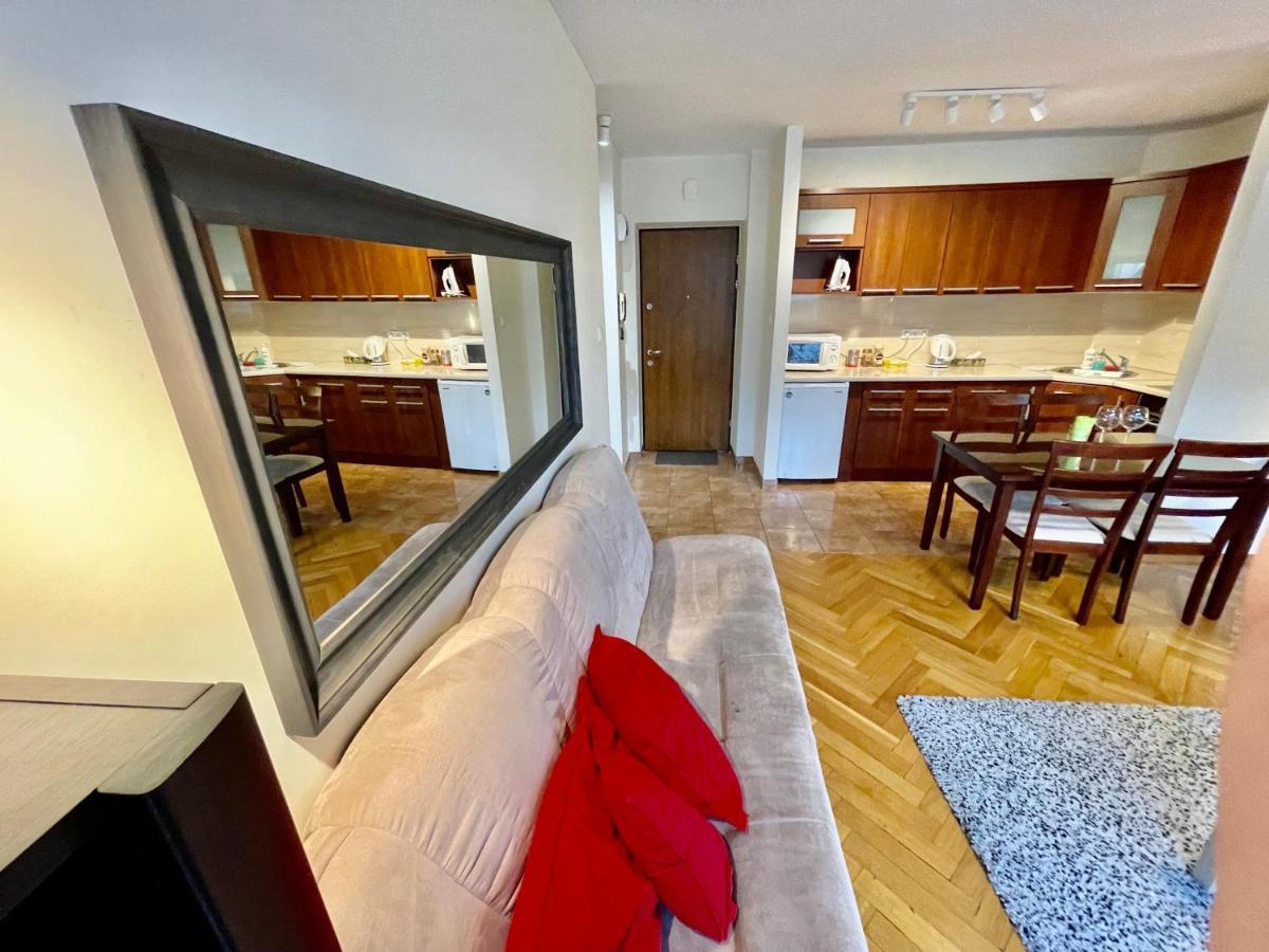 Apartament Raven Metro Fast Wifi 70'Tv Netflix Hbomax Appletv Warszawa Zewnętrze zdjęcie