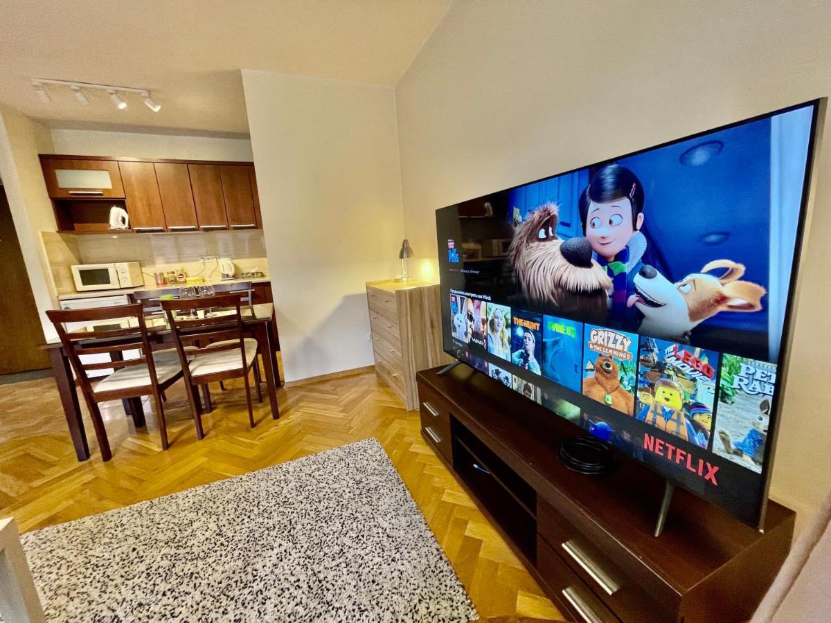Apartament Raven Metro Fast Wifi 70'Tv Netflix Hbomax Appletv Warszawa Zewnętrze zdjęcie